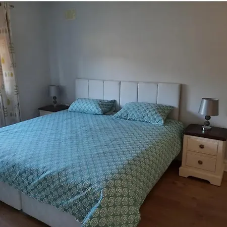 Peggy's Place * Swinford